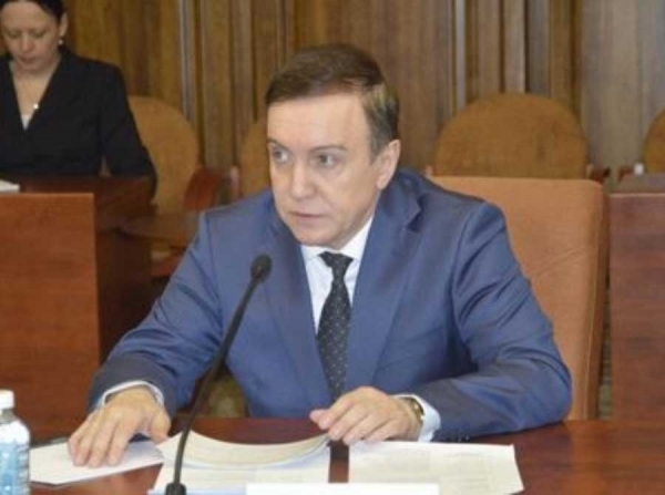 Bakılı məmur 3 kiloqram kürü ilə yaxalandı