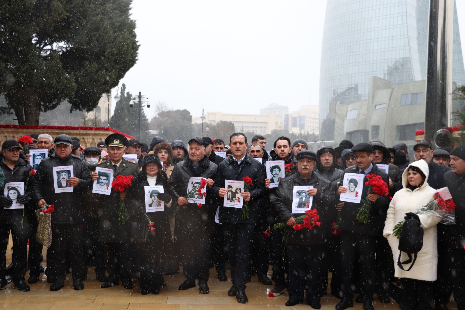 Vəhdət Partiyasının anım aksiyası:&nbsp;150 şəhidin şəkli ilə yürüş
