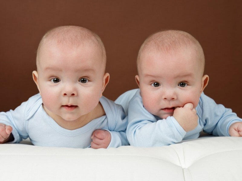 Azərbaycanda əkizlərin sayı azalıb, dördəm dünyaya gəlməyib&nbsp;