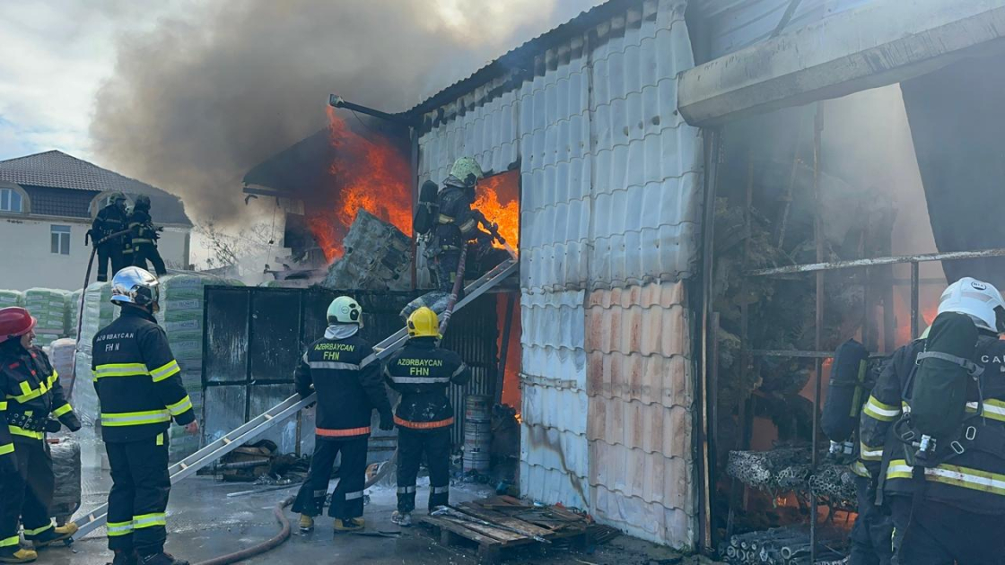 Ziya Bunyadov prospektindəki yanğın tam&nbsp;söndürülüb - FOTOLAR