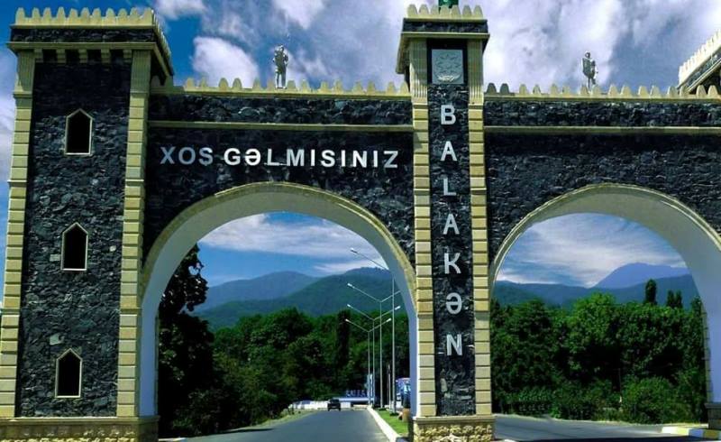 Puppet officials executing illegal orders... - PROTEST from the deputy