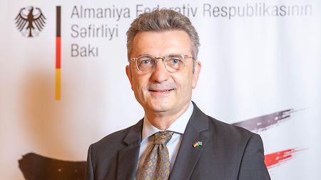 Səfir &ldquo;Qarabağ&rdquo;-&ldquo;Ayntraxt&rdquo; matçına düzgün proqnoz verəni&nbsp;makafatlandıracaq