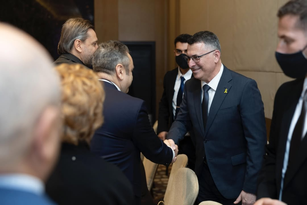 İsrailin XİN başçısı Bakıda - yəhudi icması ilə görüşdü