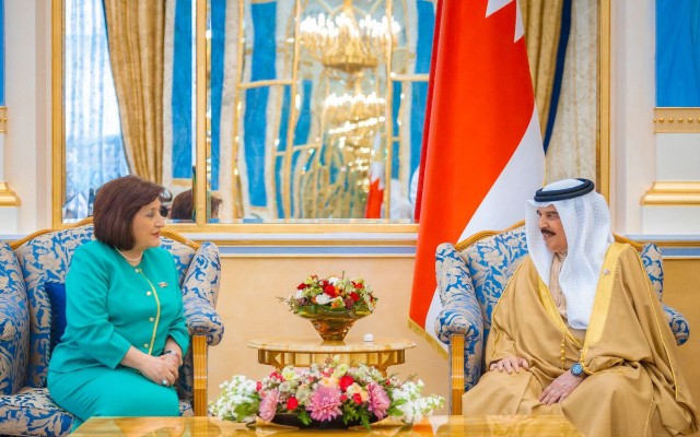 Sahibə Qafarova Bəhreyn kralı ilə görüşdü