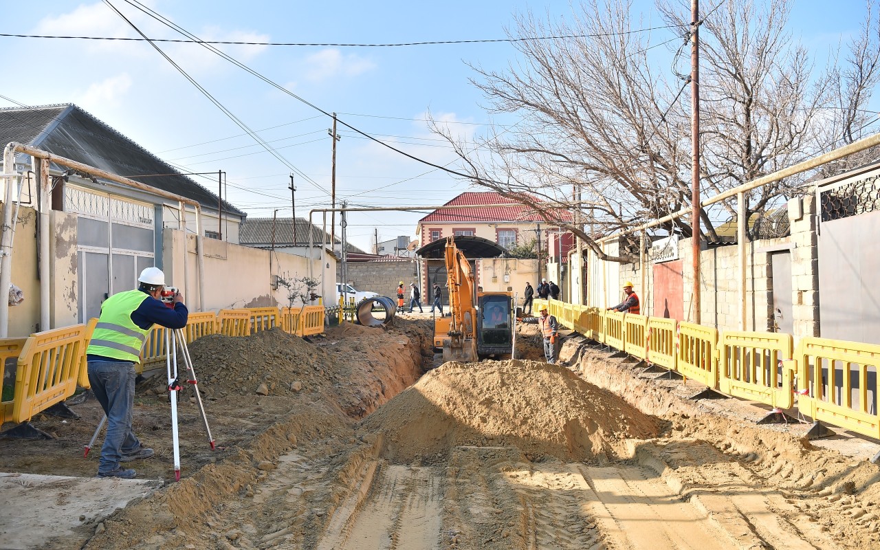 Üzərində evlər tikilən xətlərin yeri dəyişdirildi - VİDEO