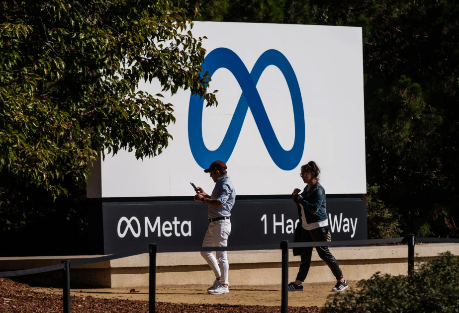 Sosial şəbəkələr məhkəməyə verildi