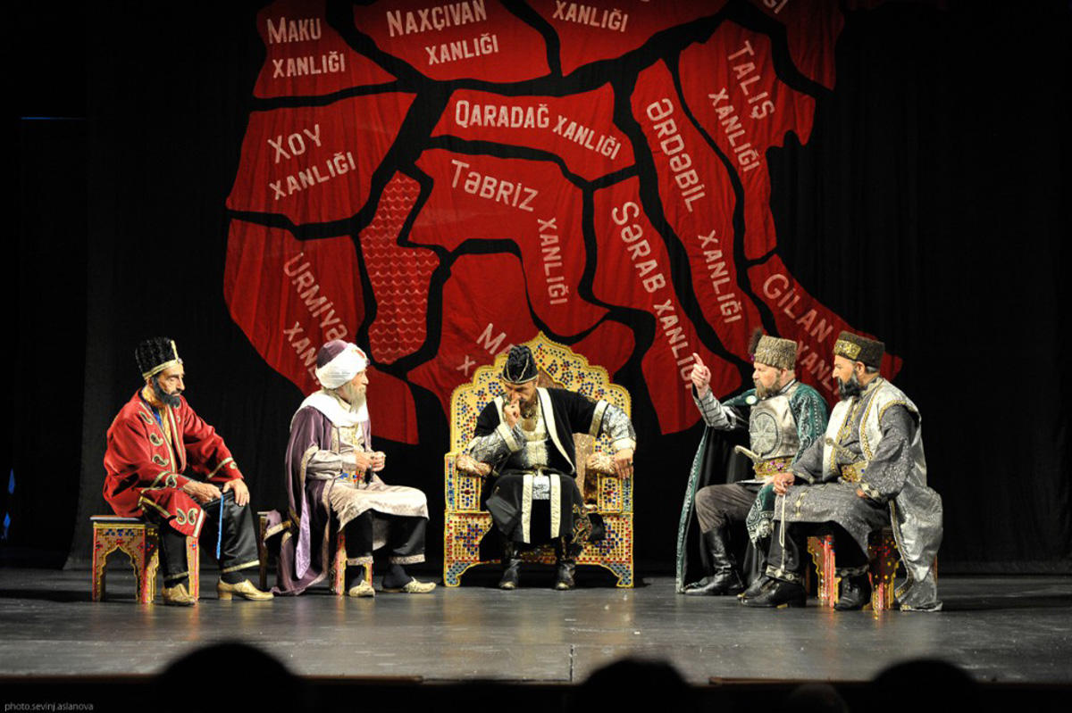 Nazirlik teatrlardakı struktur dəyişikliklərinə aydınlıq gətirdi