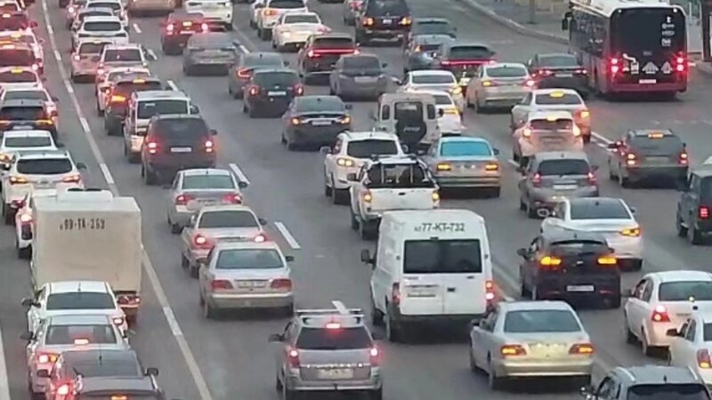 Məktəblər qış tətilində olsa da, səhər yollar TIXACLIDIR