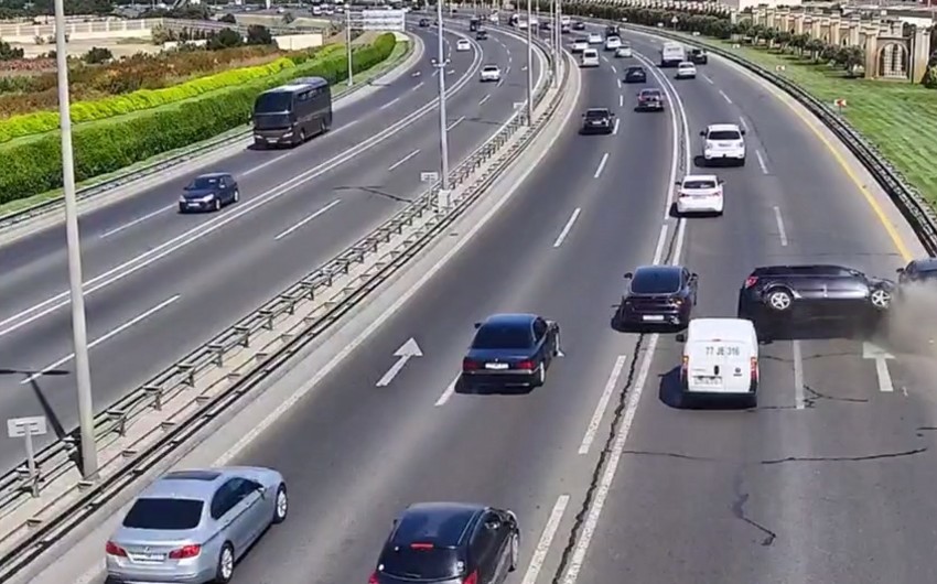 Kameralara düşən&nbsp;yol qəzalarının sayı açıqlandı
