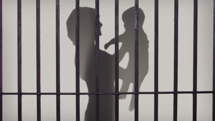 Həbsdə olan valideynlərin uşaqları dövlət müdafiəsinə götürüləcək&nbsp;