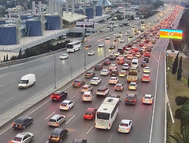 Bakıda ağır tıxac var - Küçələrin SİYAHISI