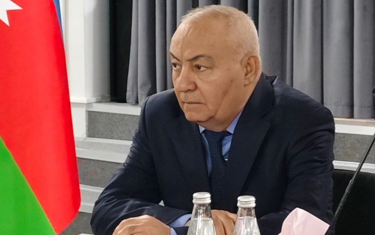 Bakıda icra başçısının müavini vəzifəsindən getdi