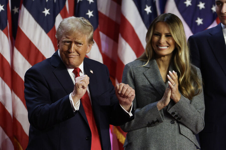 Birinci ledi Trampın rəqs etməsindən danışdı: bəzən heç yeri yoxdu