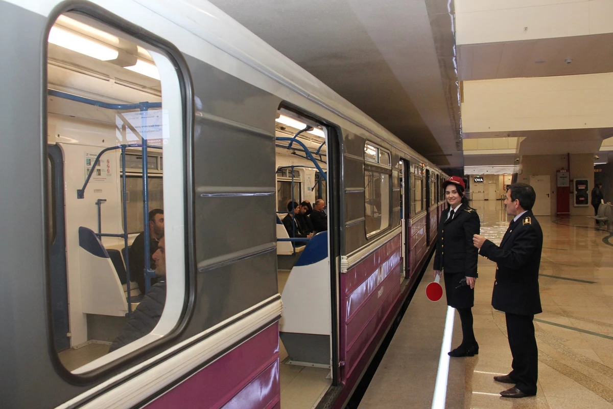 Metroda problem: QATARLAR gecikir