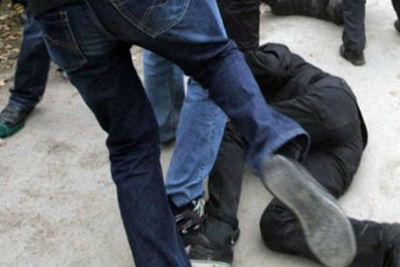 Şirkət rəhbəri aylıq ödənişləri etməyən sakini vəhşicəsinə döydü - &nbsp;HƏBS OLUNMADI