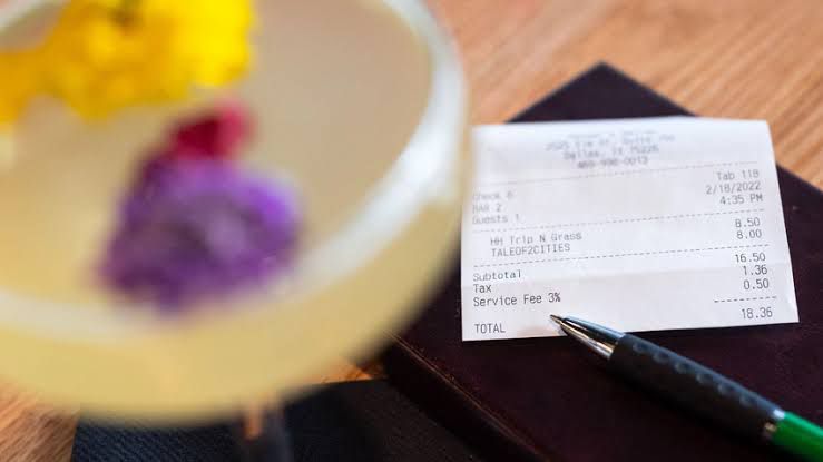 Türkiyədə restoranlarda"servis haqqı" ləğv olundu