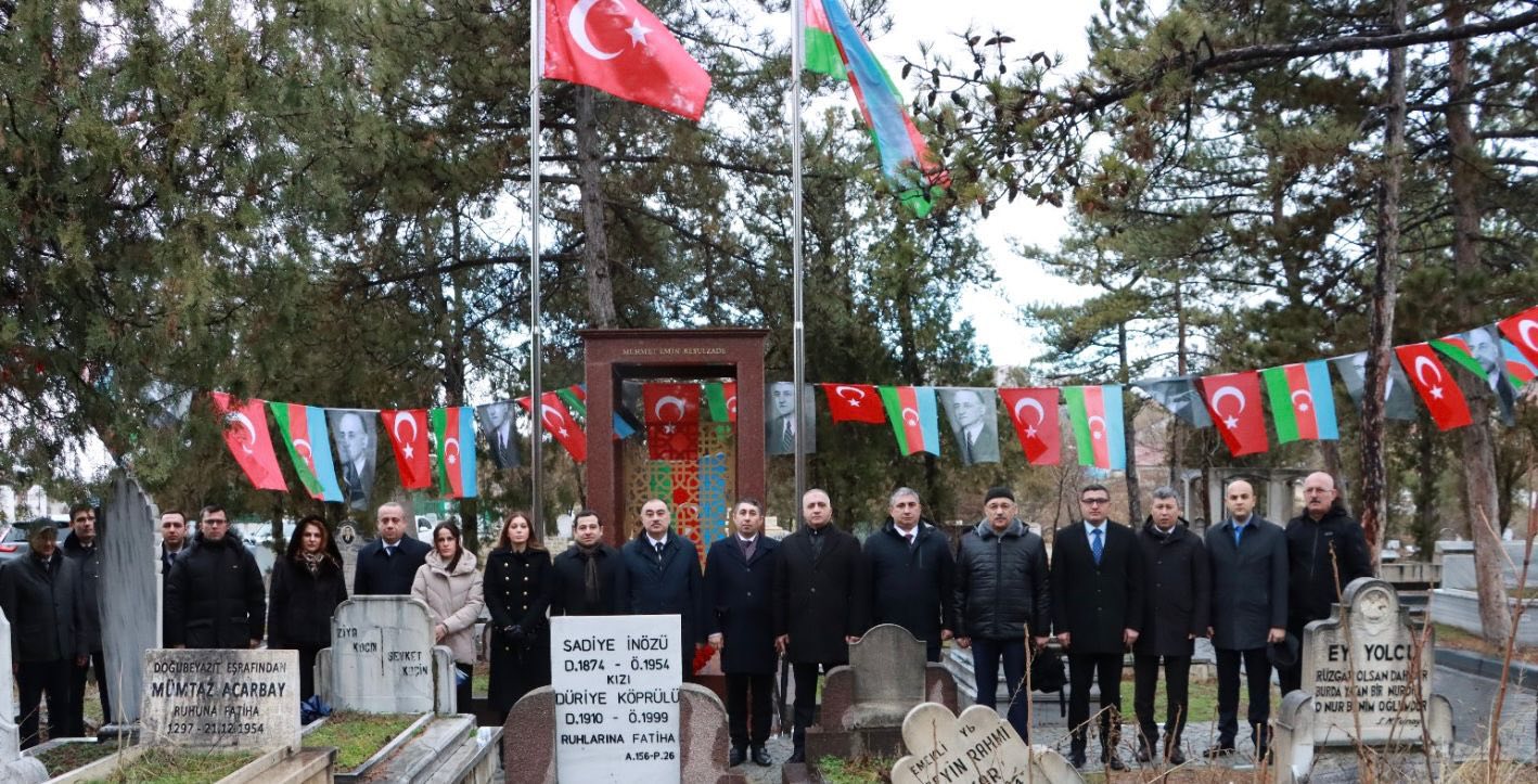 Azərbaycan səfiri Rəsulzadənin məzarını ziyarət etdi - FOTO