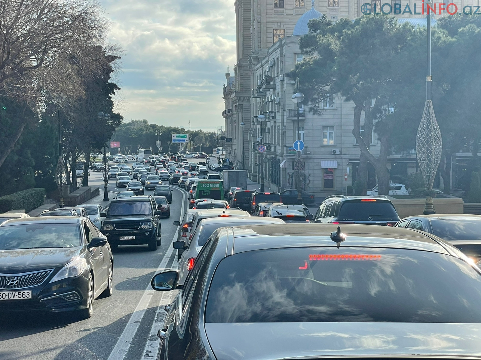 Dərslərin başlaması tıxaclı yolların sayını artırdı -&nbsp;SİYAHI