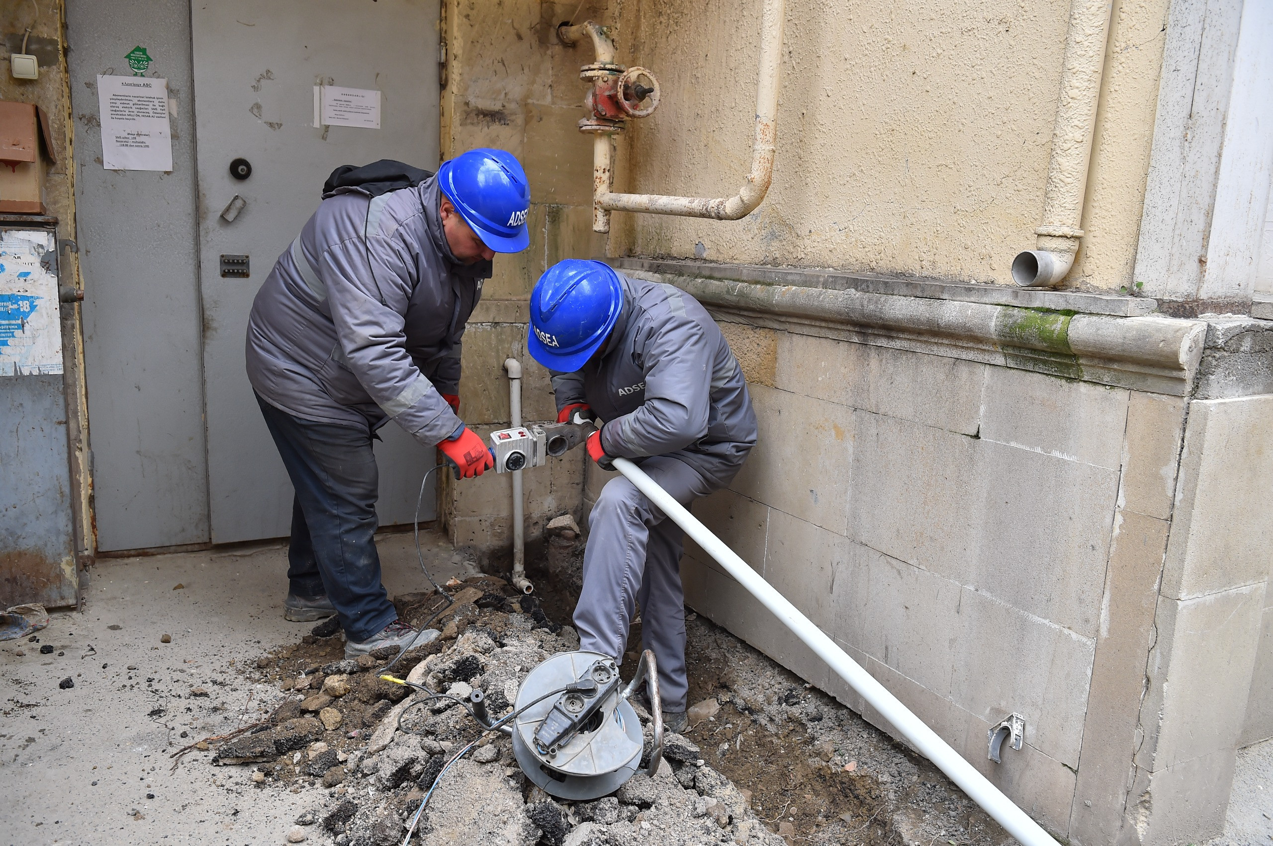 Səbaildə&nbsp;370 metr su xətti yenisi ilə əvəzləndi - VİDEO