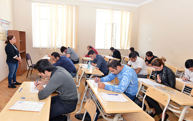 Köçürməyə şərait yaradan 159 imtahan nəzarətçisi işdən çıxarılıb