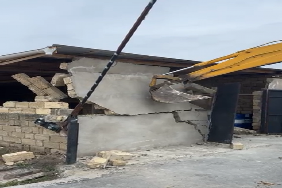 Xocasəndə qanunsuz tikilini söküldü&nbsp;-&nbsp;VİDEO