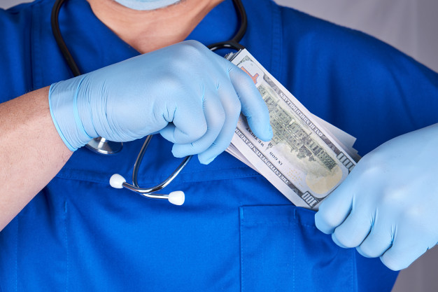 Həkimlərə verilən bonuslar niyə dayandırılıb? - Rəsmi AÇIQLAMA