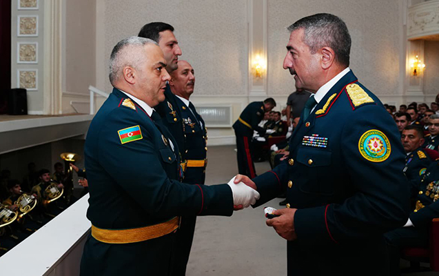 İşdən çıxarılan general təqaüdə GÖNDƏRİLDİ