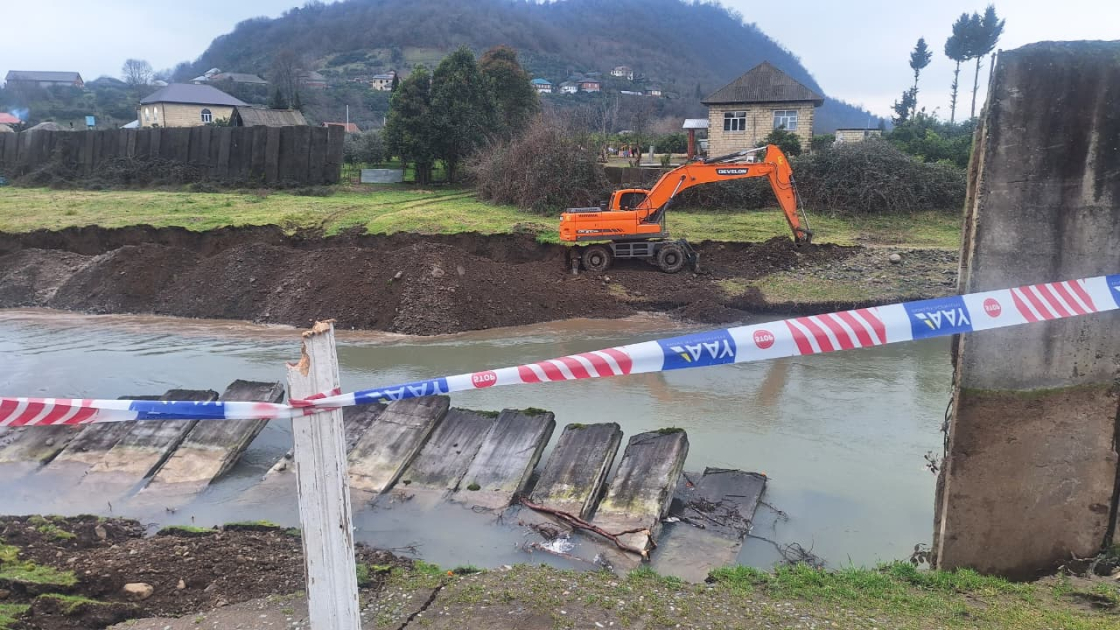 Astarada torpaq sürüşməsi - Çayın məcrası dəyişdirilir
