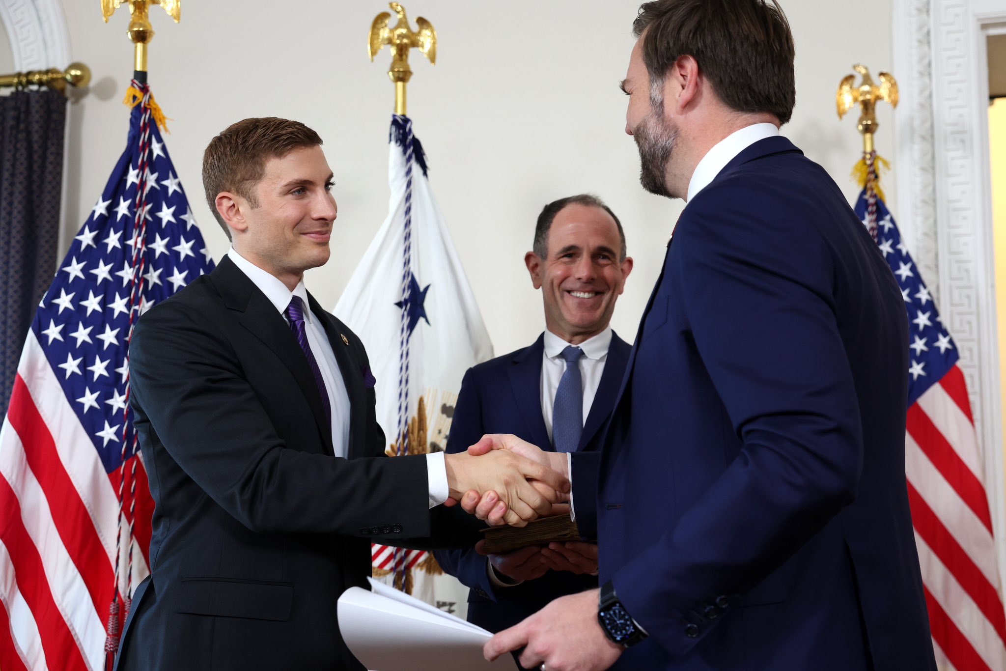 Venslə birgə o da Azərbaycana GƏLİR