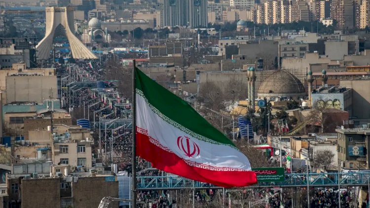 Politoloqlar həbs edildi