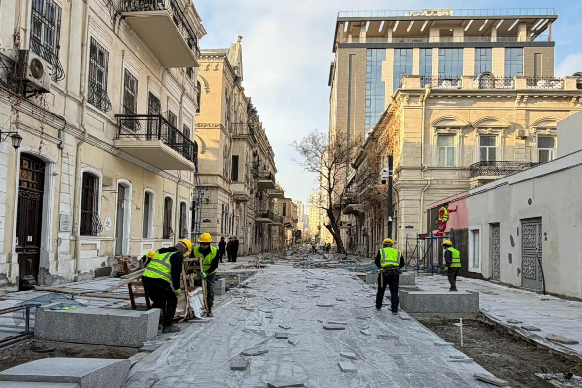 Piyada səkiləri bərpa edilir - FOTOLAR