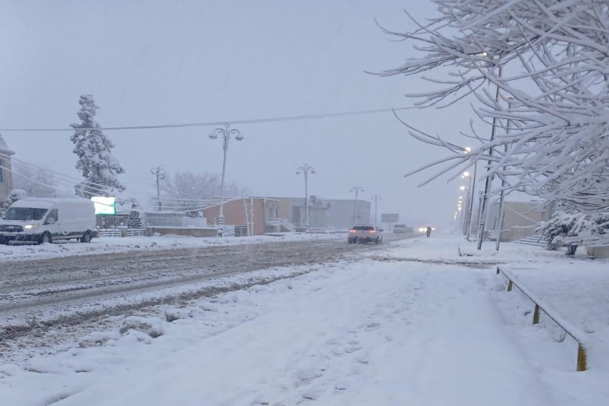 Cəlilabad-Yardımlı yolu bağlandı - Kəndlərdə işıq kəsilib