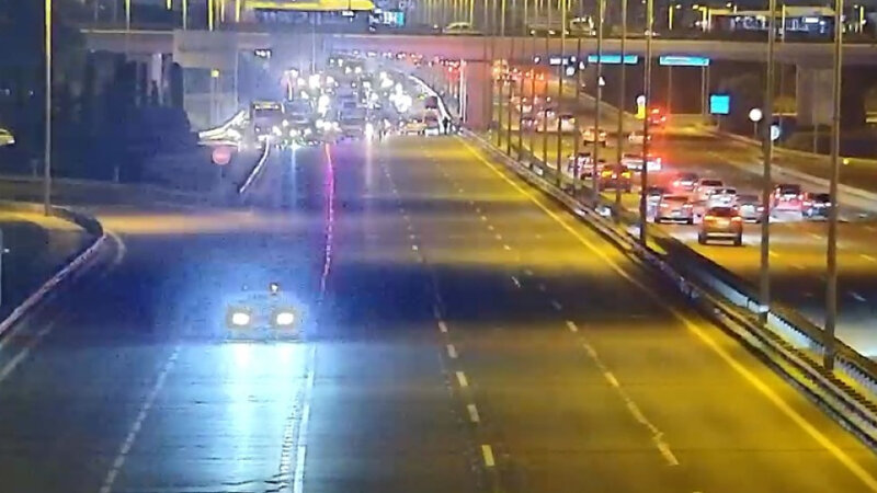 На аэропортовском шоссе движение транспорта ограничено