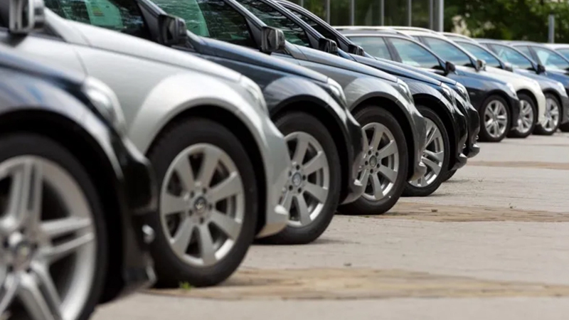 Azərbaycanın avtomobil bazarında kəskin dönüş - VİDEO