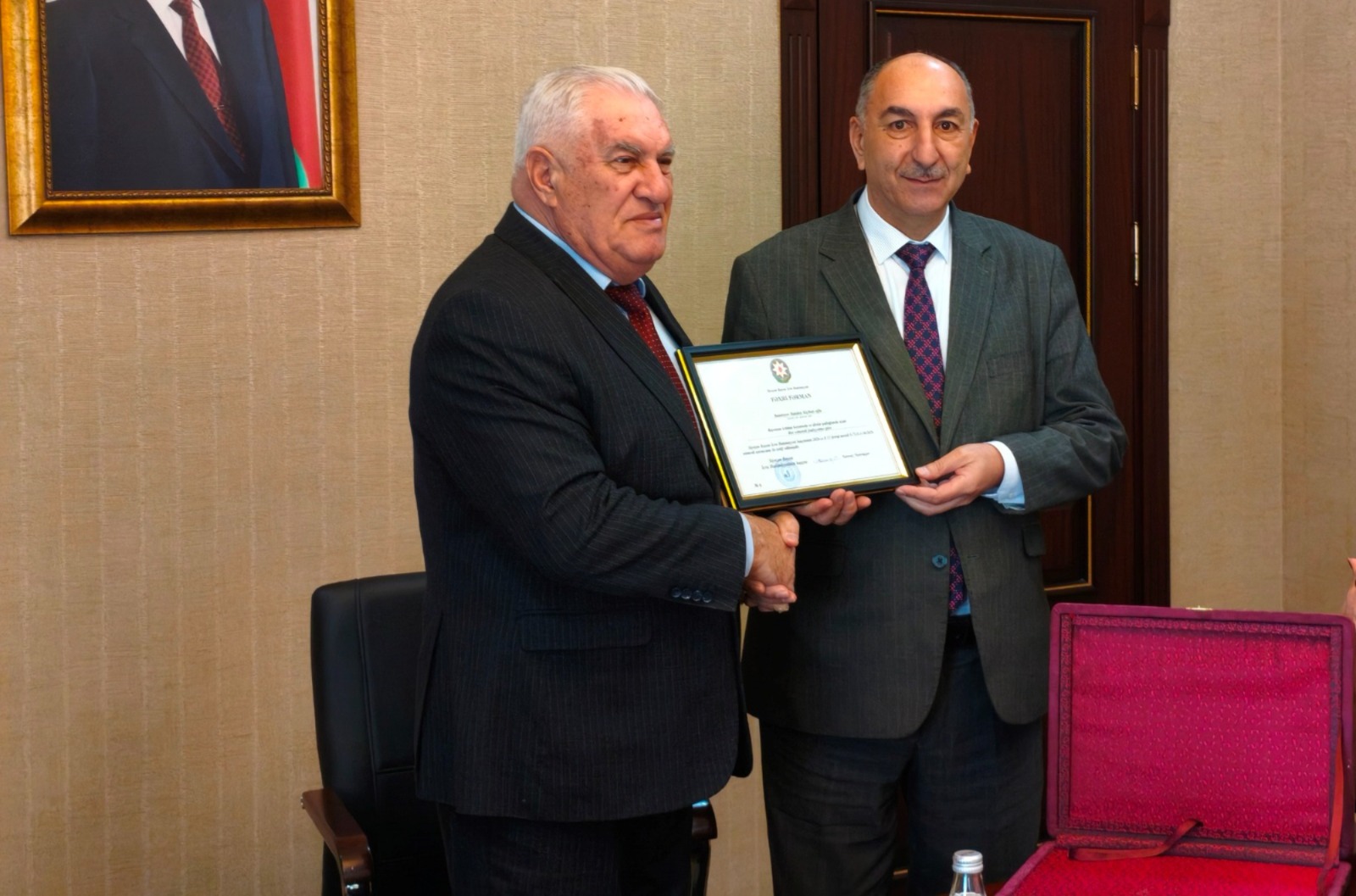 İcra başçısı yenicə işə götürdüyü köməkçisini vəzifədən AZAD ETDİ