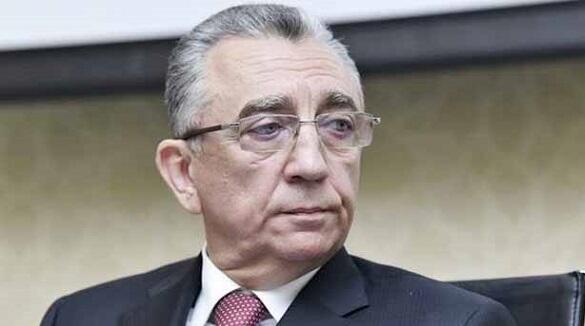 Eldar Əzizov icra başçısına TÖHMƏT VERDİ