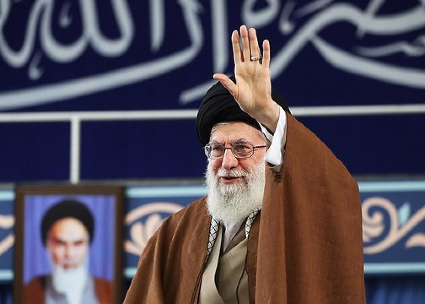 Xamenei minlərlə təbrizli ilə görüşdü