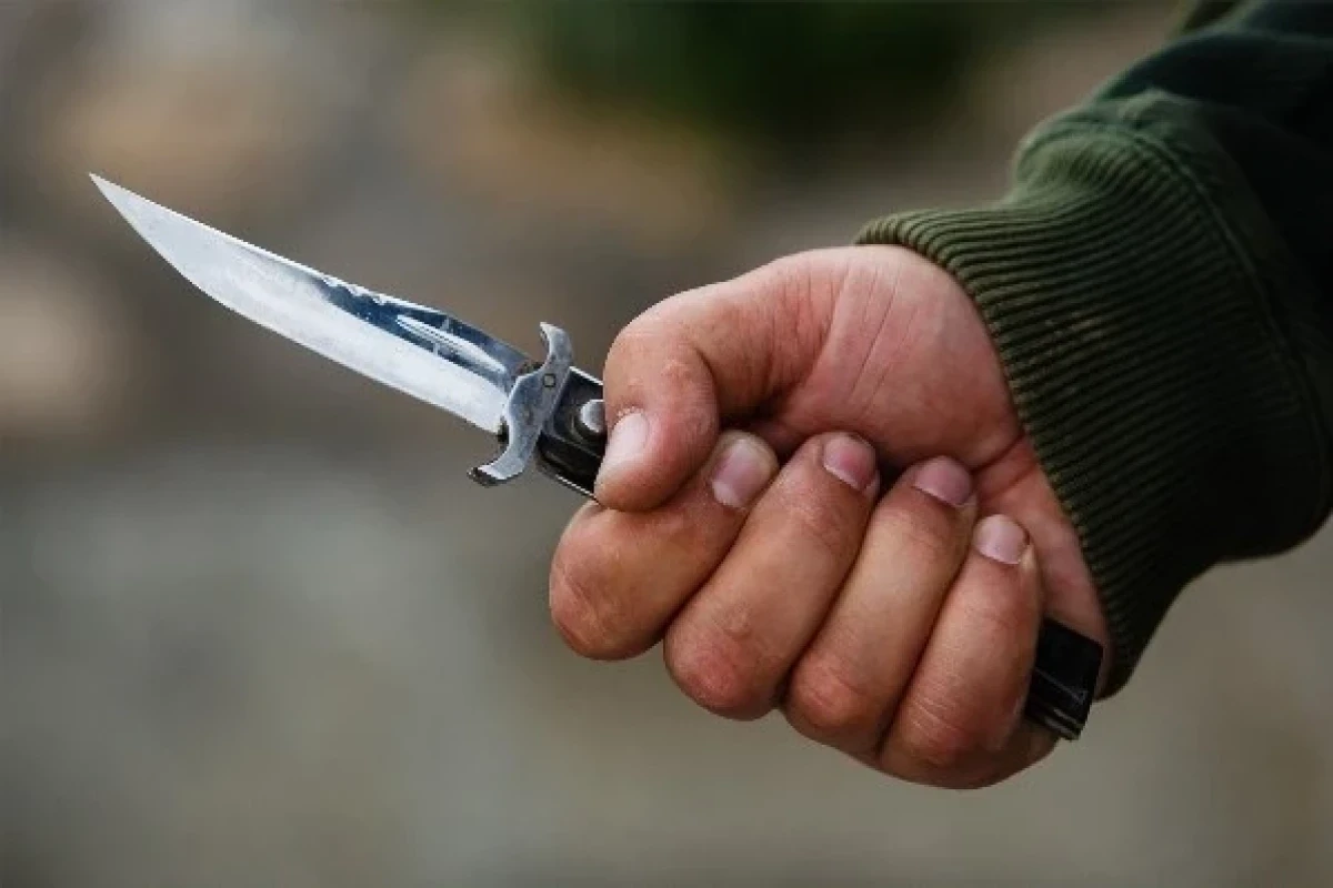 Bakıda kişi keçmiş arvadının yeni ərini bıçaqlayıb