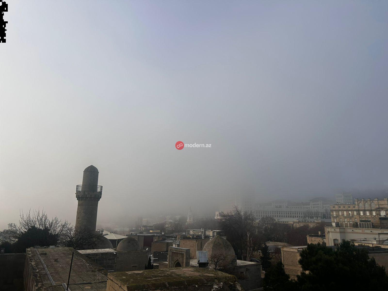 Bakının üstünü qatı duman ALDI