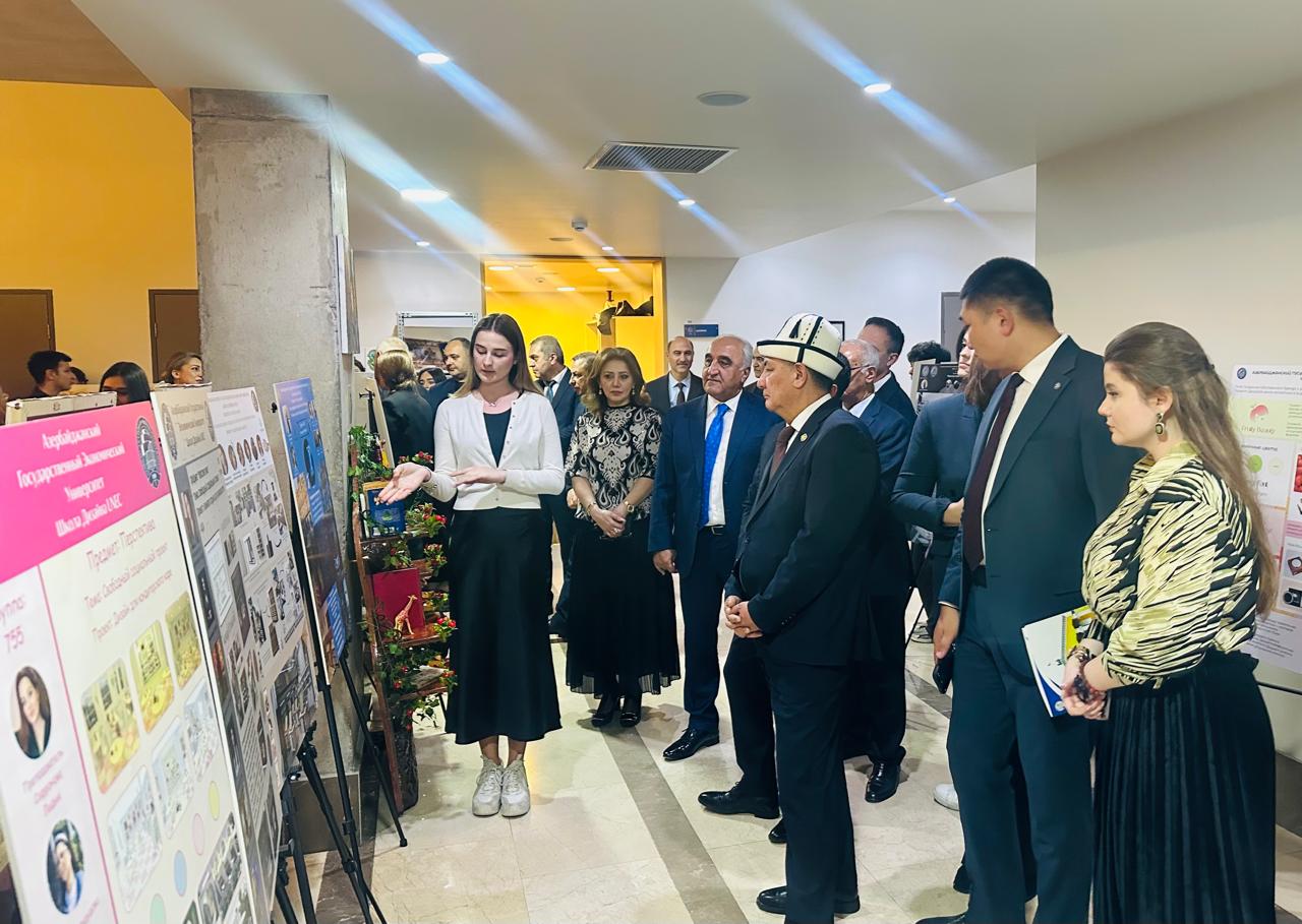 UNEC-in Dizayn Məktəbində sərgi keçirilib&nbsp;- FOTO