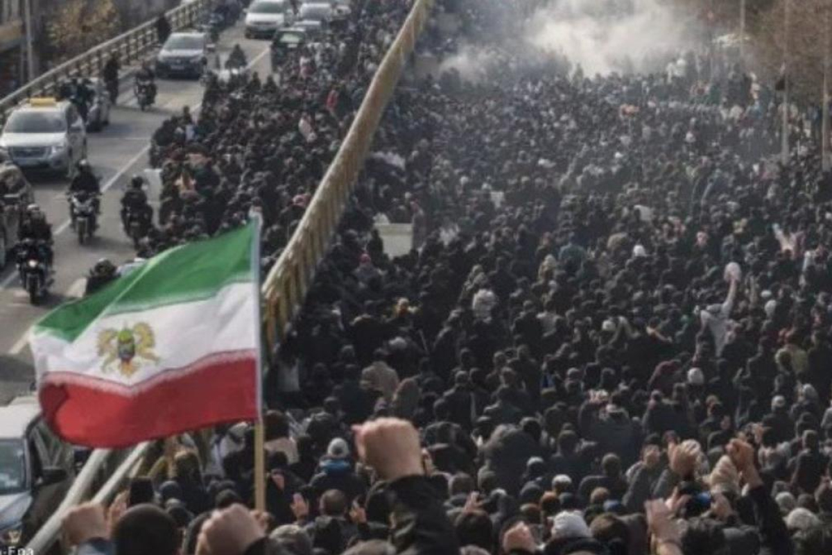 Students in Iran rose up - Clashes began