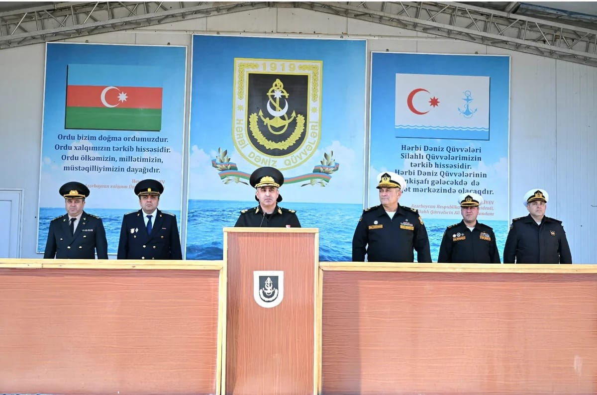 Hərbi prokuror hərbçilərə tapşırıqlar verdi