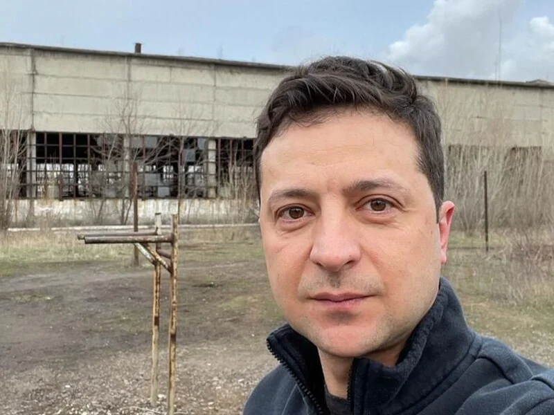 Zelenski 2 il bunkerdə yaşadığını deyib