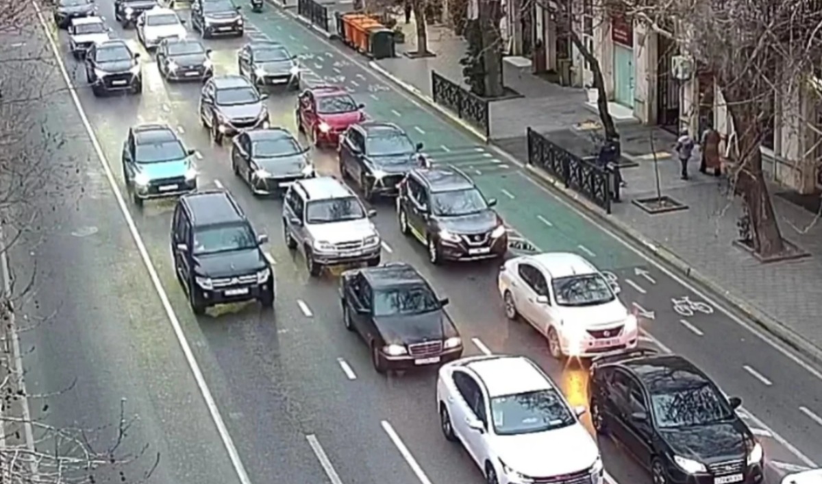 17 istiqamətdə tıxac var - SİYAHI