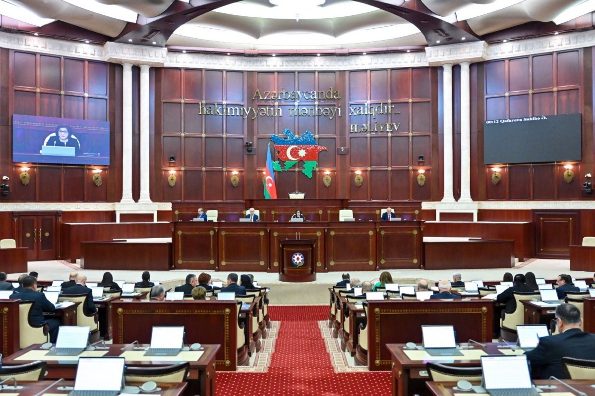 Milli Məclisin iclası başlayıb - GÜNDƏLİK