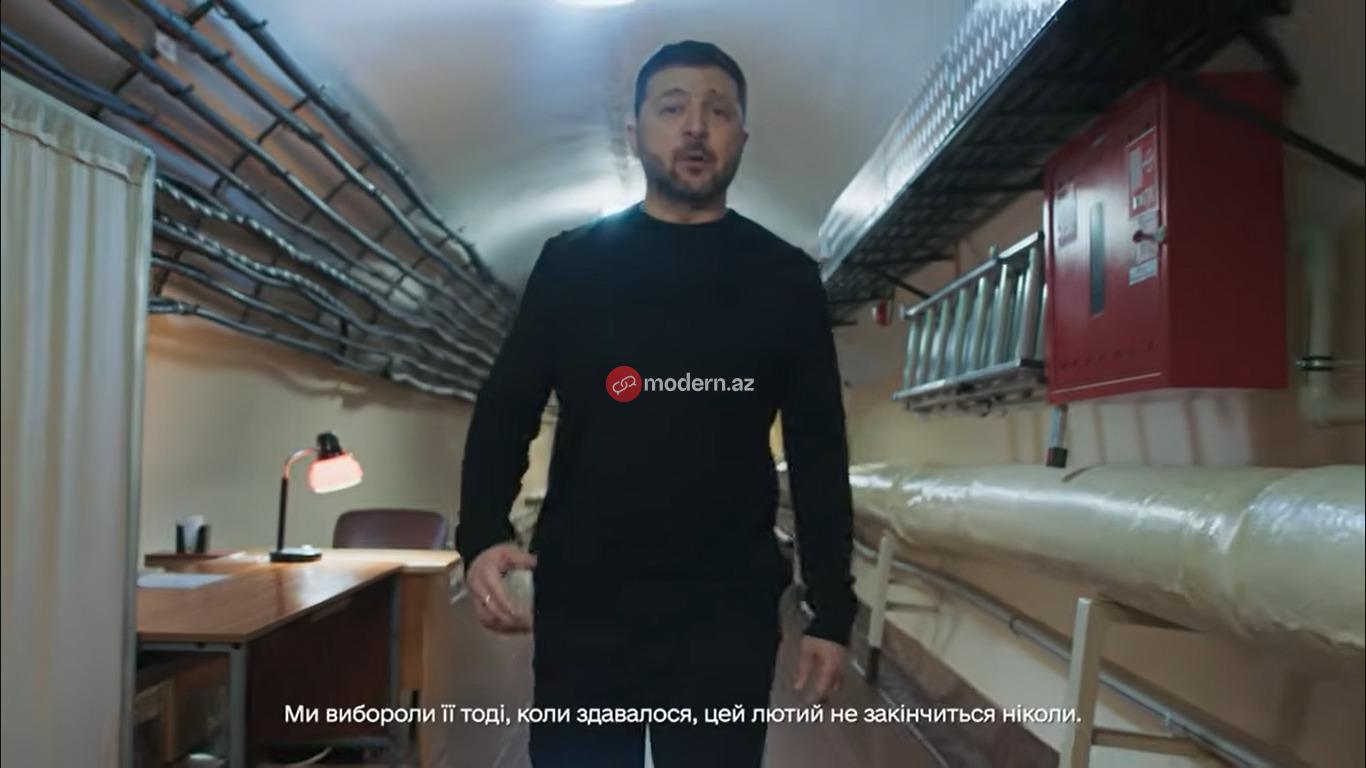 Zelenski 2 il boyunca gizləndiyi bunkeri göstərdi - VİDEO