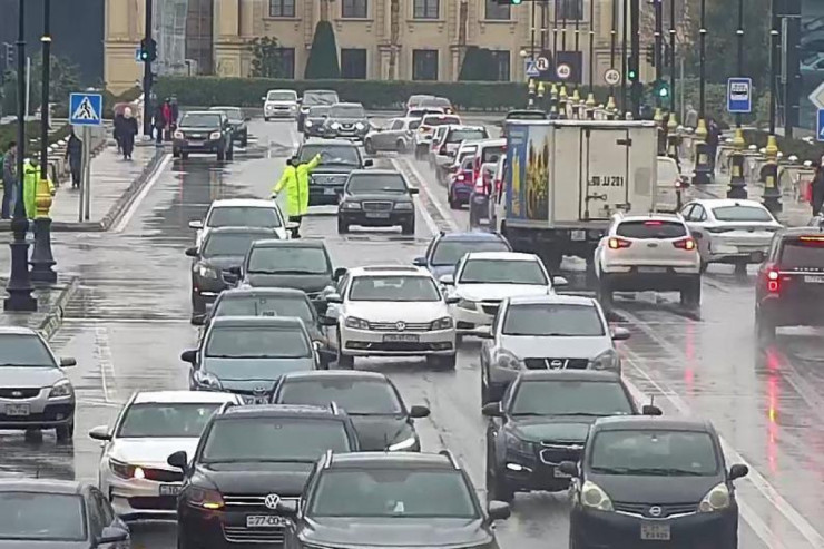 Çiskinli hava 15 istiqamətdə tıxaca SƏBƏB OLDU