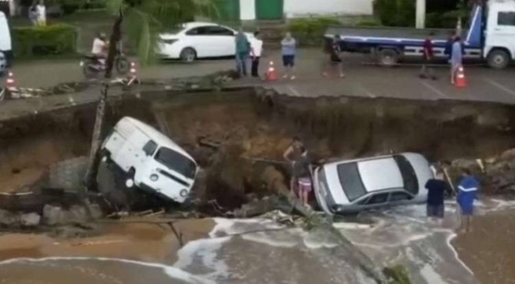 Leysan yağışlar 30 nəfərin ölümünə səbəb olub