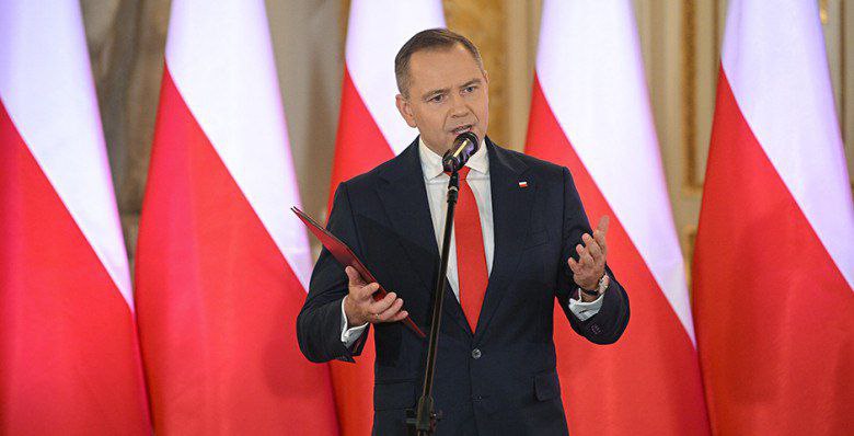 Prezidentin ofisindən pul oğurlandı