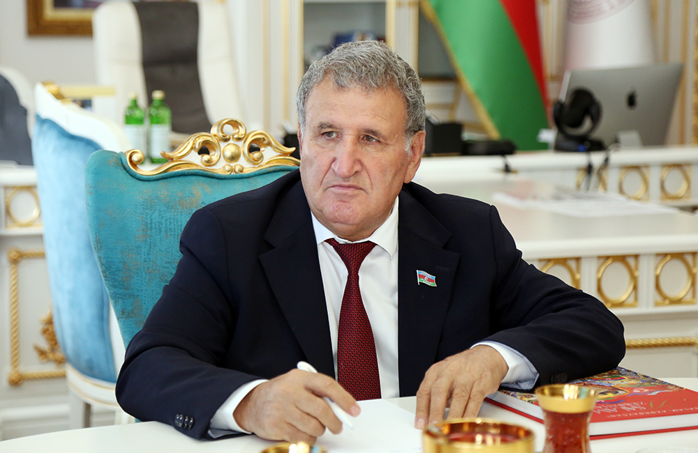 Kimlərinsə yatdığını görməmişəm&nbsp;- İsa Həbibbəyli danışdı